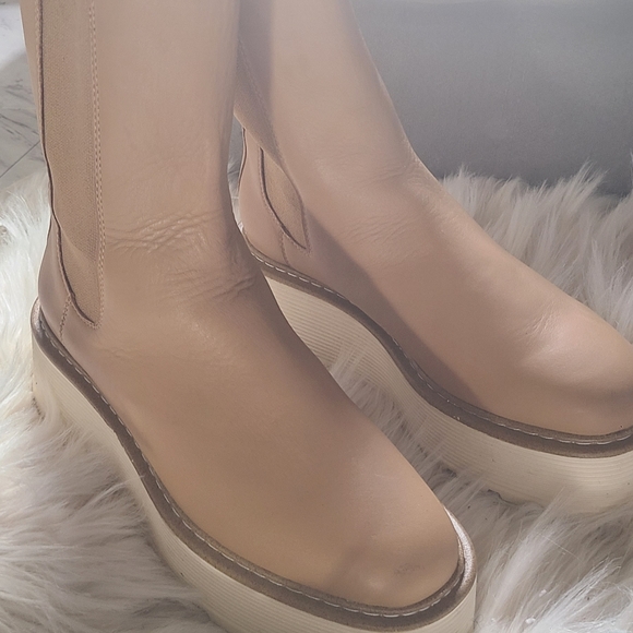 Chelsea Boot - Picture 14 of 15